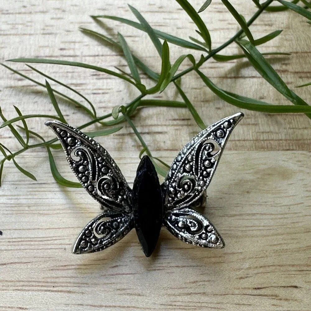 Vintage 1980s Brooch Pin 1.25 Inch Butterfly Black Onyx Silver‎ Filigree Y2K